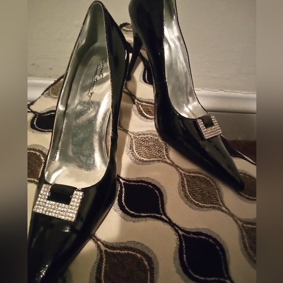 Sweet Seventeen - Picture 5 of 8